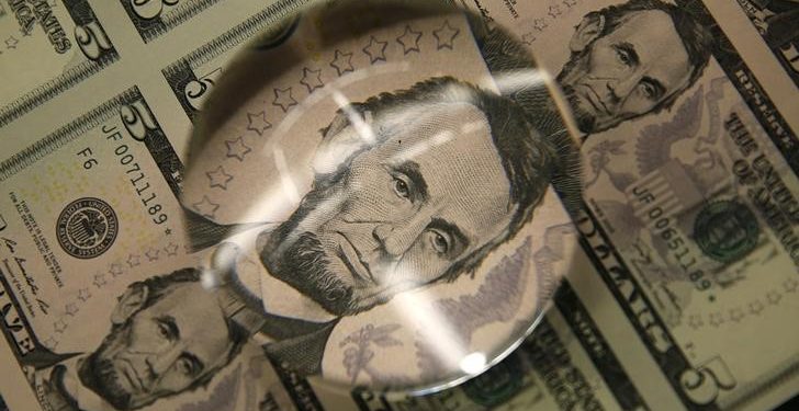 Dollar edges lower, continuing the Fed-inspired weakness By Investing.com Dollar edges lower, continuing the Fed-inspired weakness By Investing.com